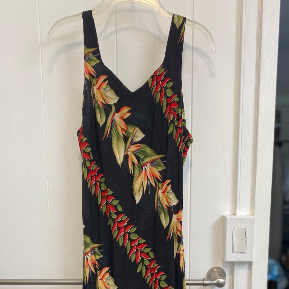 Tiare Hawaiian Flower Maxi Dress Size Small Black with Lei